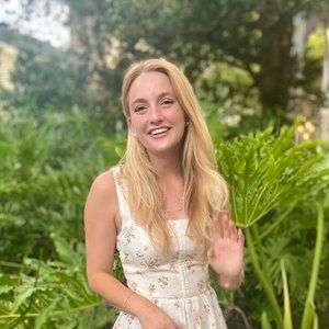 Meet your Posher, Claire